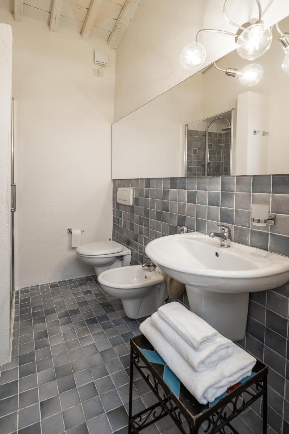 Scarlea Rooms Cecina  Exterior photo